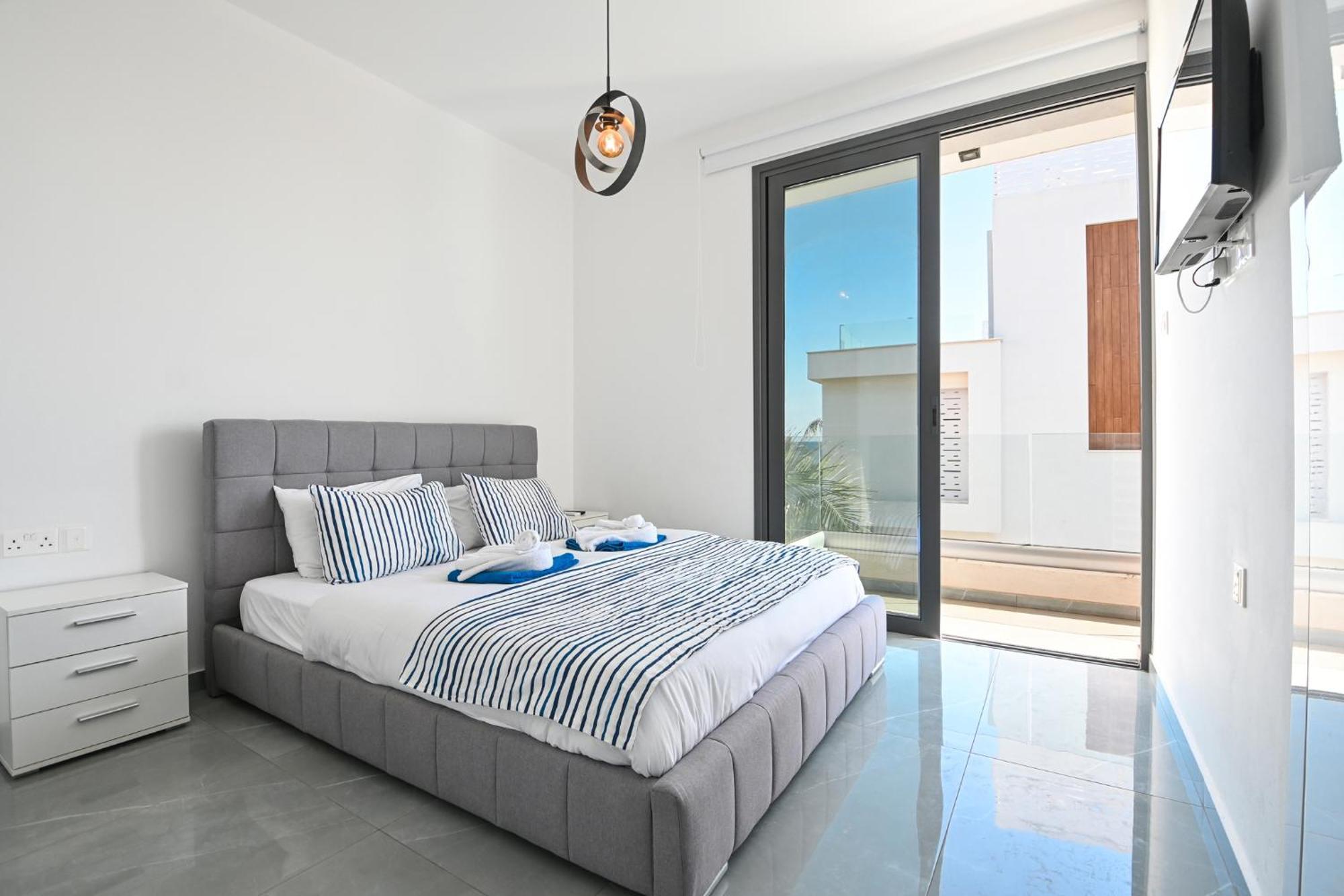 By The Beach Villa 12 普罗塔拉斯 外观 照片