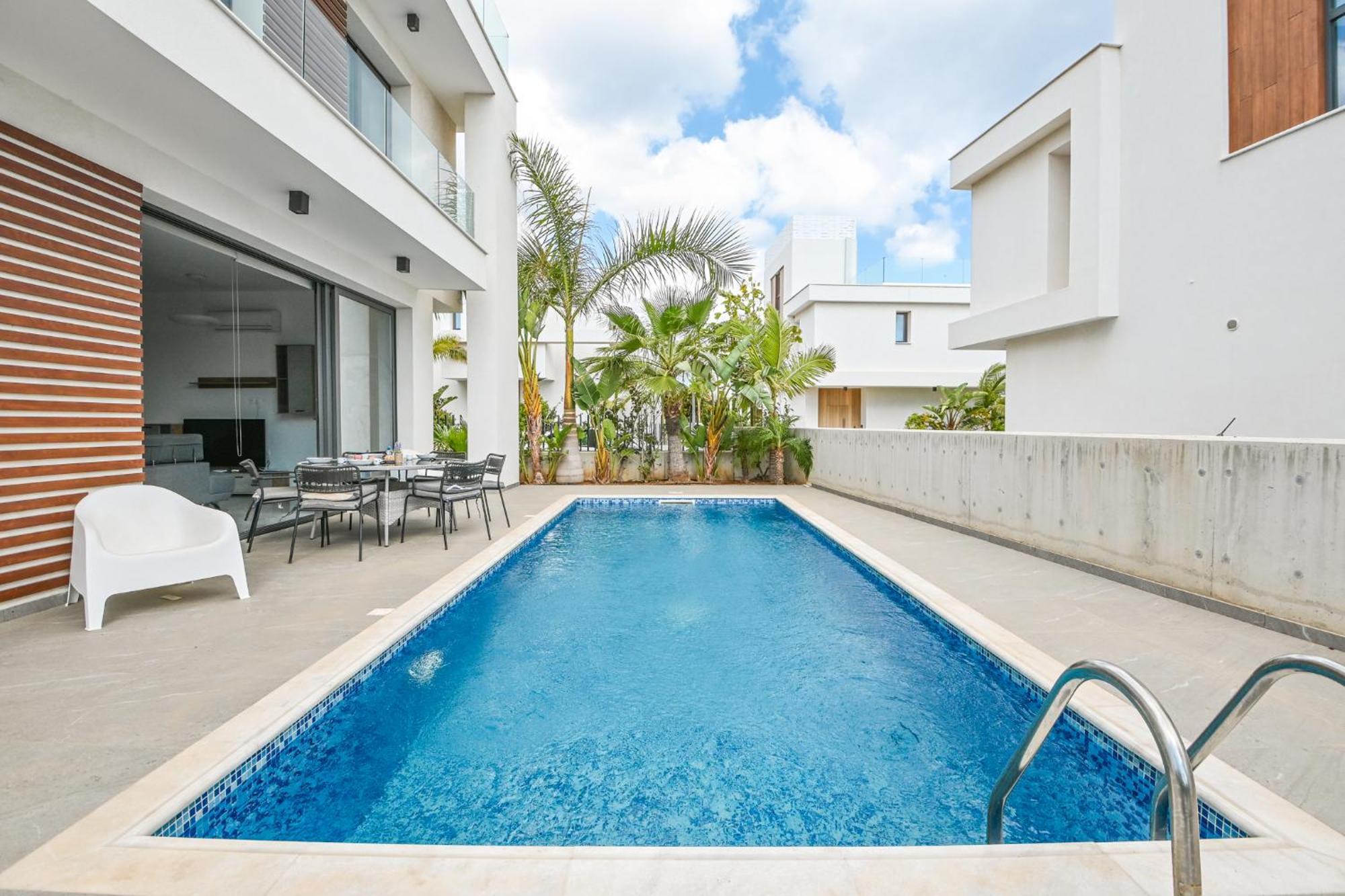 By The Beach Villa 12 普罗塔拉斯 外观 照片