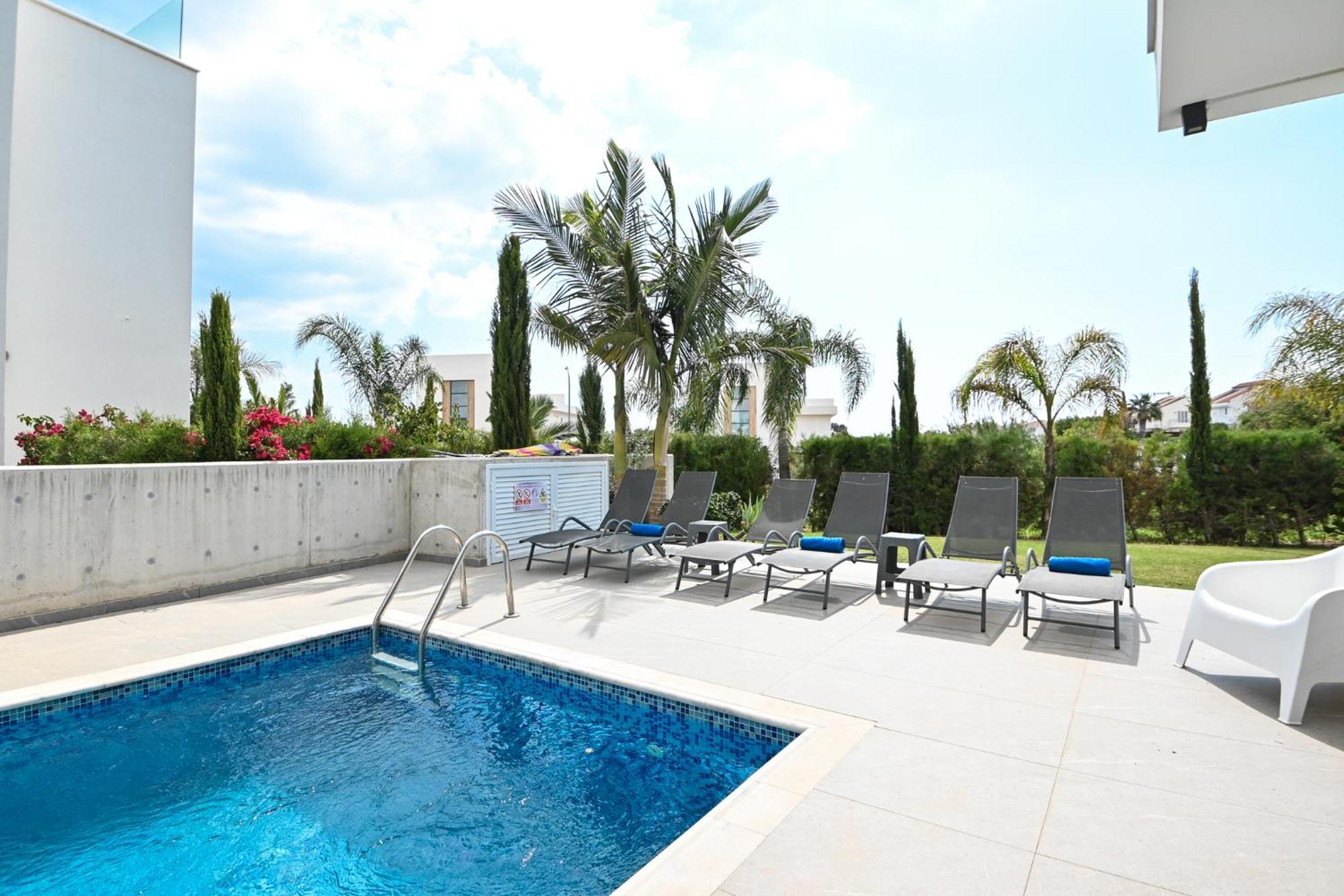 By The Beach Villa 12 普罗塔拉斯 外观 照片