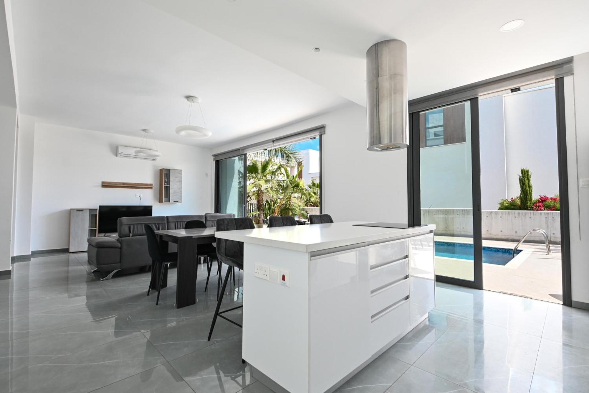 By The Beach Villa 12 普罗塔拉斯 外观 照片